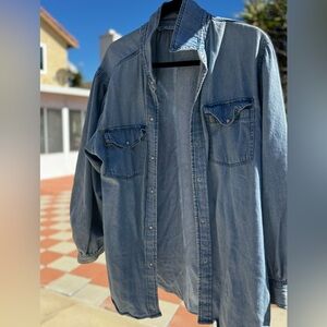 Cute oversized boyfriend button down shirt!